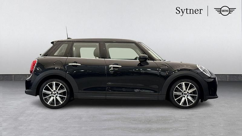 Used Mini Cooper Classic 134 HP (98 kW) 2023 Black Hatchback