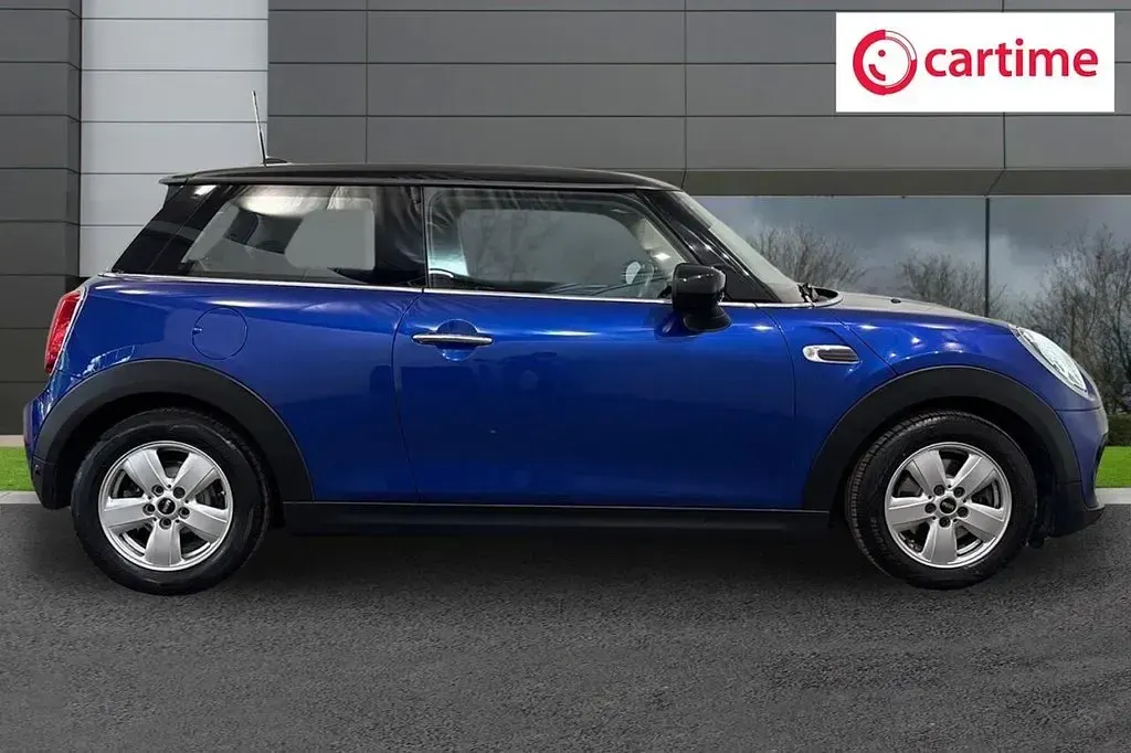 Used Mini Cooper Classic 136 HP (100 kW) 2019 Blue Hatchback