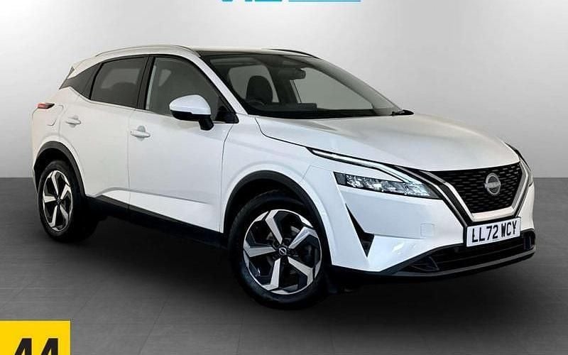 Used Nissan Qashqai N-Connecta 140 HP (102 kW) 2022 White SUV