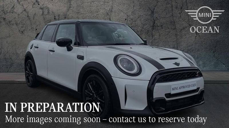 Used Mini Cooper S Exclusive 176 HP (129 kW) 2023 White Hatchback