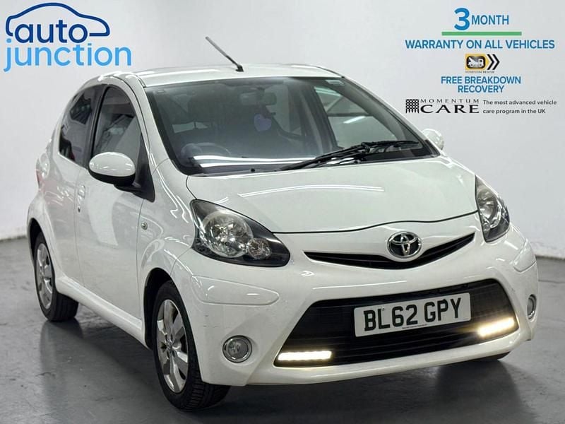 Used Toyota Aygo 2013 White Hatchback