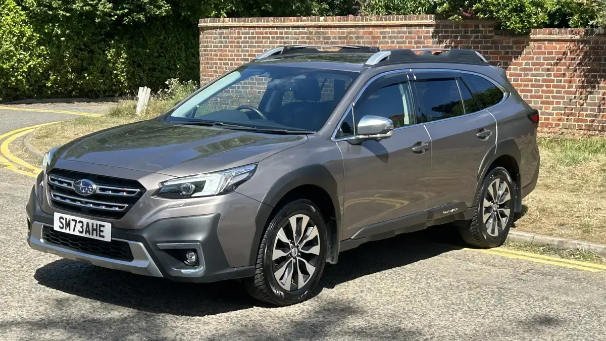 Used Subaru Outback 167 HP (122 kW) 2023 Gold Estate