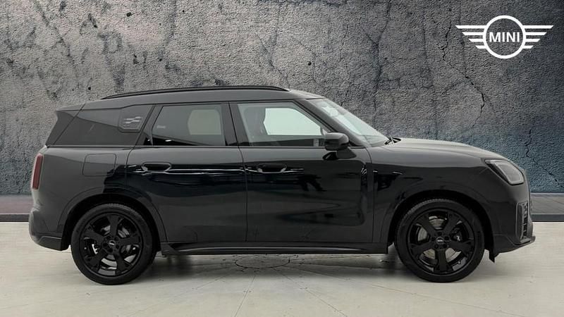 Używany Mini Countryman 215 KM (158 kW) 2025 Czarny SUV