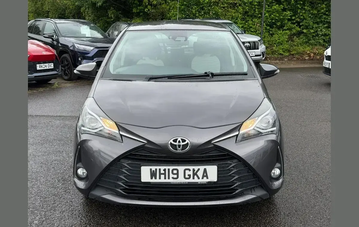Used Toyota Yaris 109 HP (80 kW) 2019 Grey Hatchback