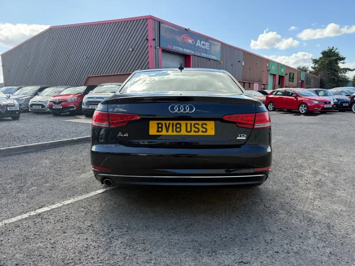 Used Audi A4 Comfort 150 HP (110 kW) 2018 Black Sedan