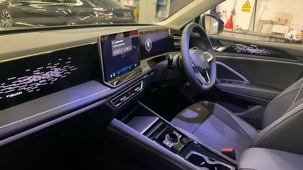 New VW Tiguan Elegance 150 HP (110 kW) 2026 Oyster silver metallic SUV