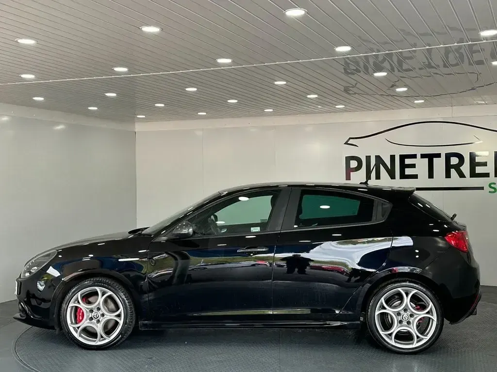 Used Alfa Romeo Giulietta Edizione Speciale 150 HP (110 kW) 2017 Black Hatchback
