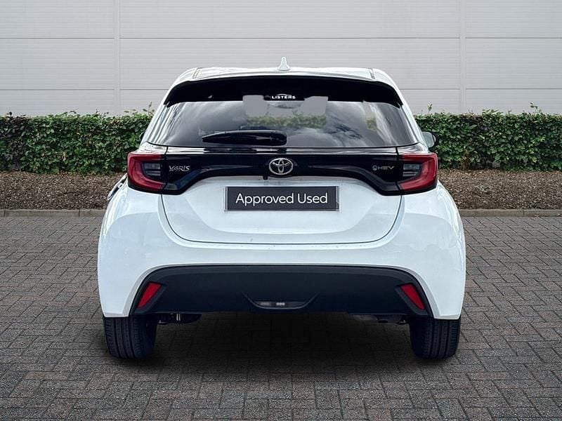 Used Toyota Yaris Hybrid Design 2024 White Hatchback