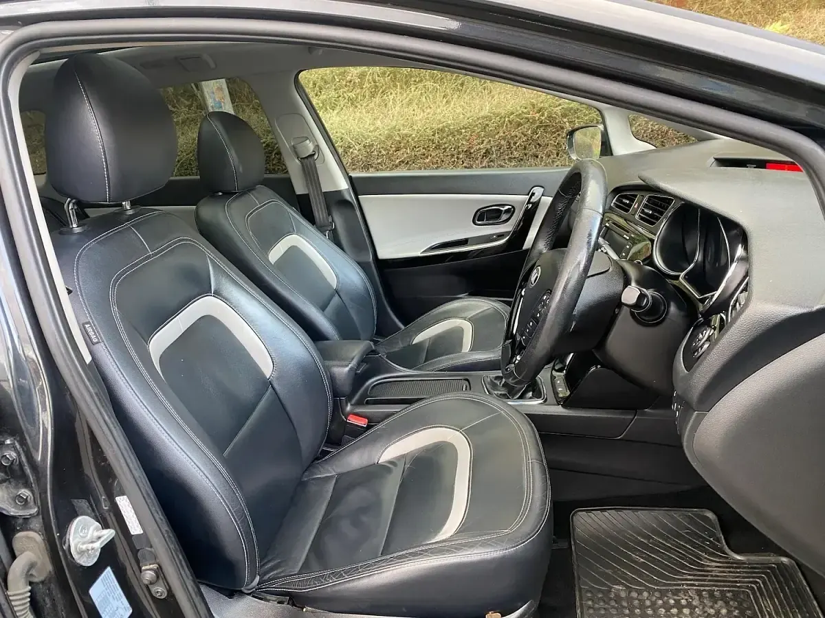 Used Kia Ceed 128 HP (94 kW) 2014 Black Hatchback