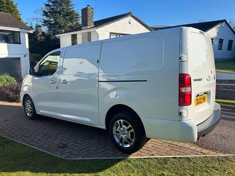 Used Vauxhall Vivaro drive 120 HP (88 kW) 2021 White MPV