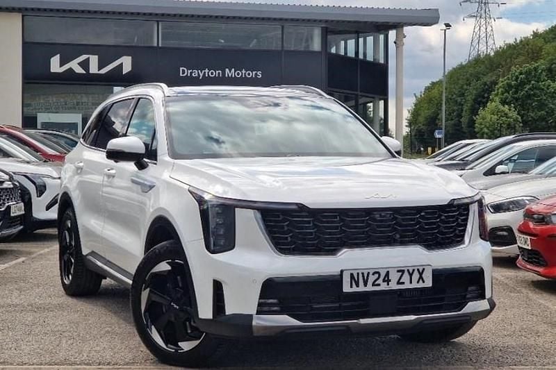 White Used 2024 Kia Sorento 4 SUV | £46,400 (Good price) - Image 1/1