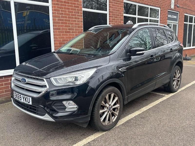 Begagnad Ford Kuga Titanium 150 HK (110 kW) 2019 Svart SUV