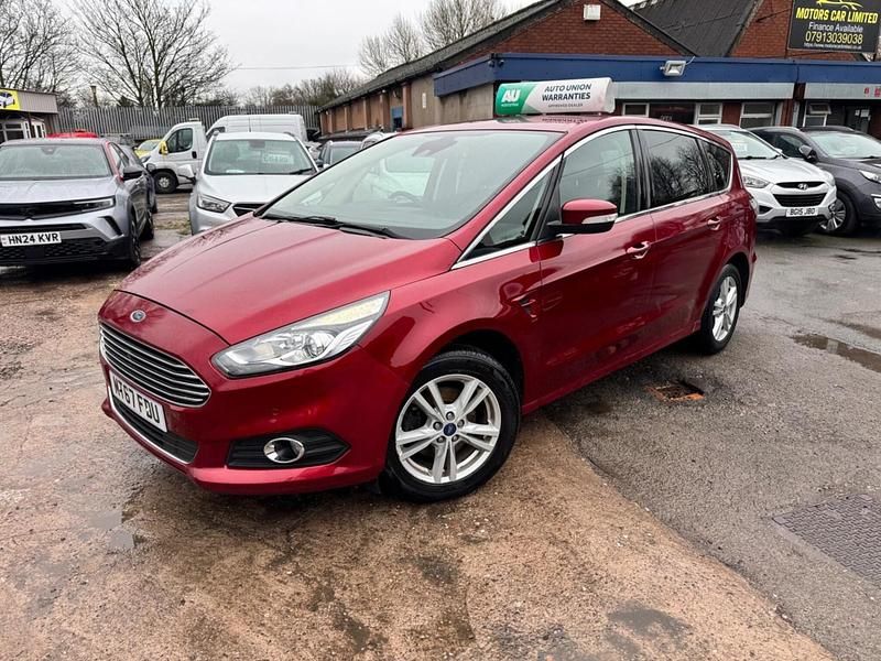 Used Ford S-MAX Titanium 160 HP (117 kW) 2017 Red MPV