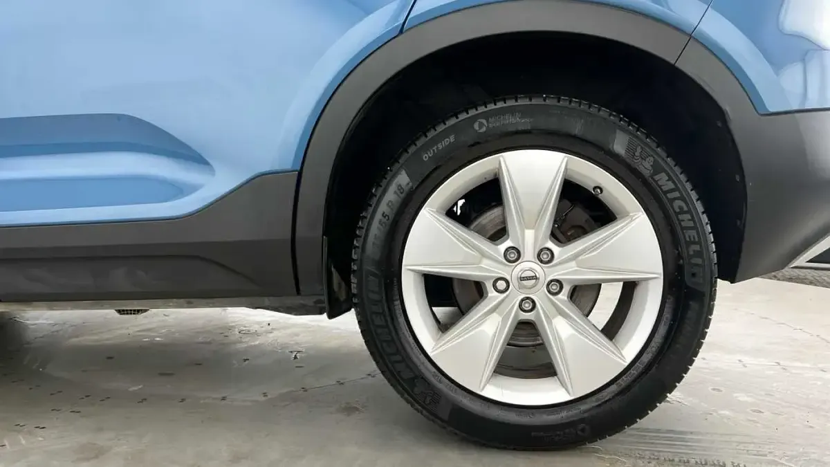 Used Volvo XC40 Core 161 HP (118 kW) 2023 SUV