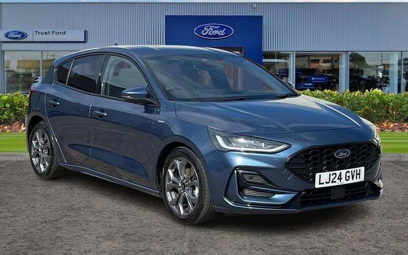 Used 2025 Ford Focus ST-Line Hatchback | £19,998 (Fair price) - Image 1/4