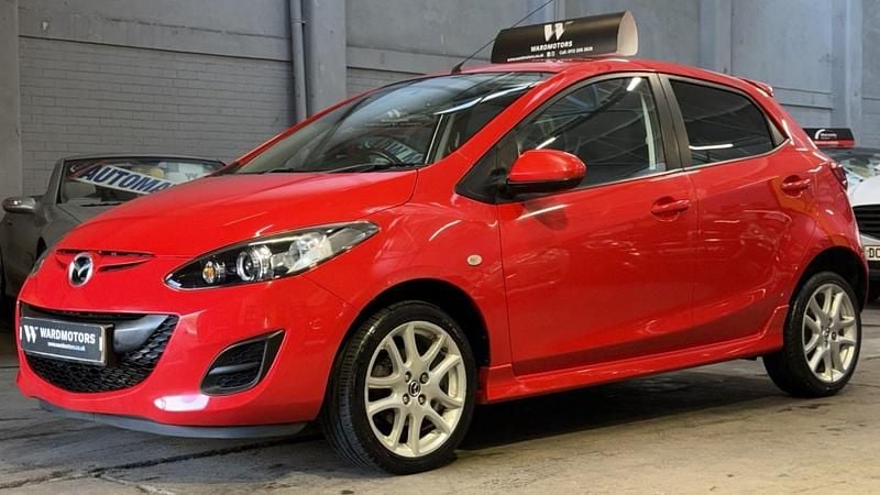 Begagnad Mazda 2 2014 Röd Halvkombi