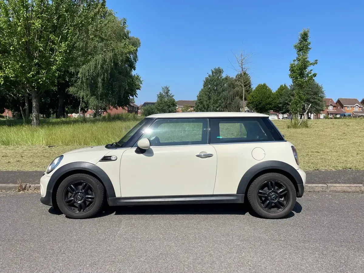Used Mini ONE Hatch 2013 White Hatchback