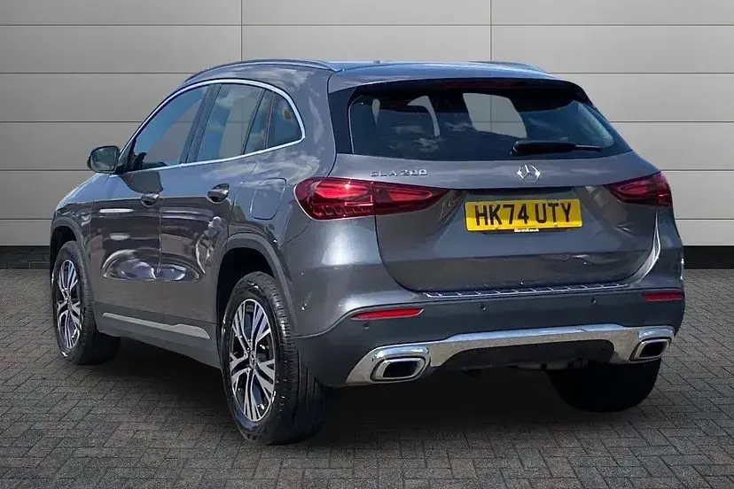 Used Mercedes GLA200 Executive 161 HP (118 kW) 2024 Mountain grey SUV