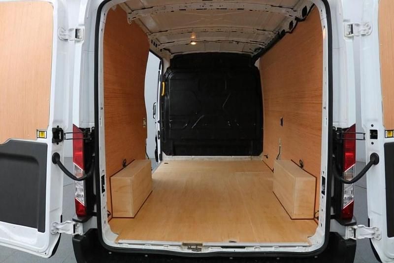 Used Ford Transit 130 HP (95 kW) 2021 White Van
