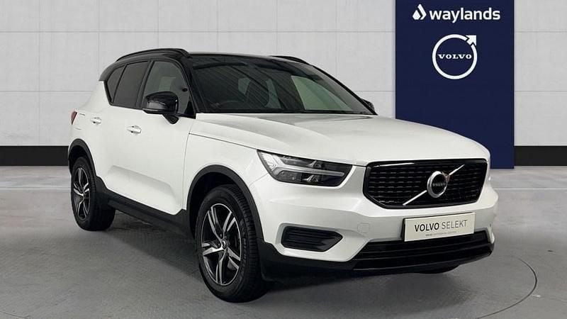 White Used 2021 Volvo XC40 R-Design SUV | £23,460 (Fair price) - Image 1/4