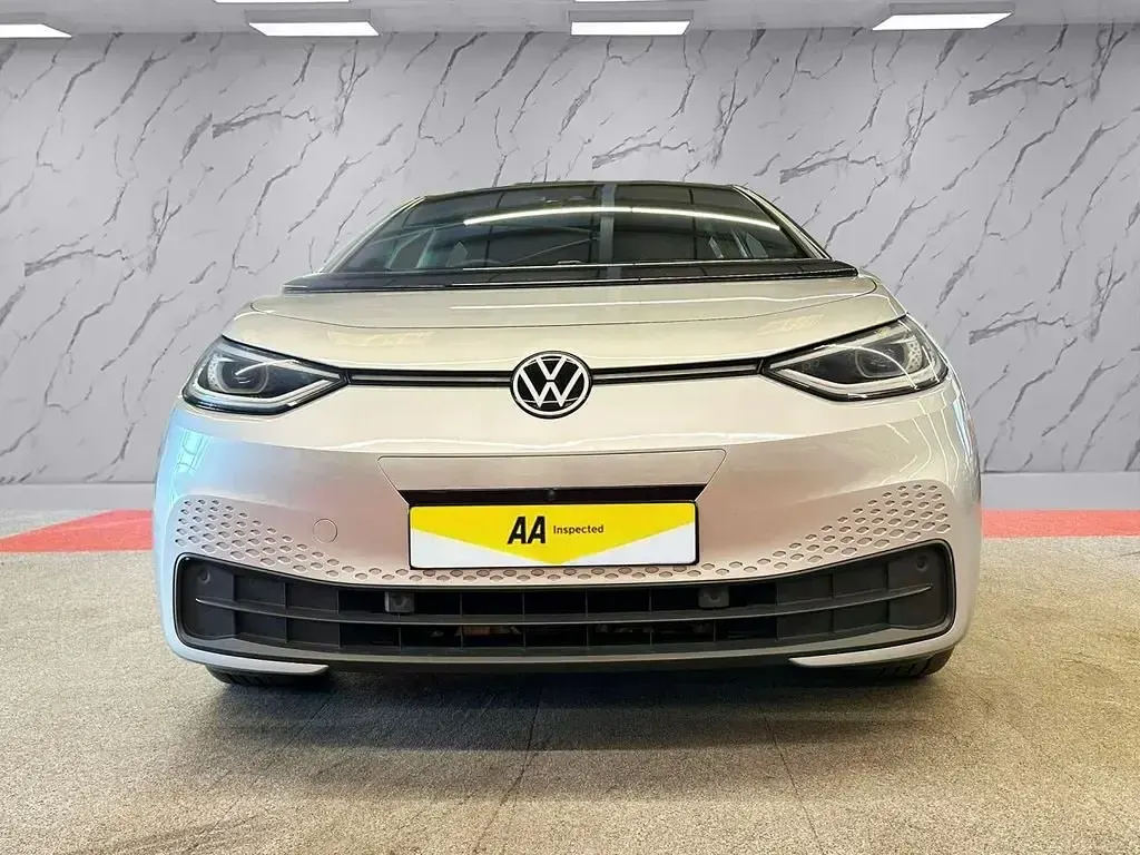 Usado VW ID.3 Pro 150 kW (204 CV) 2023 Plateado Utilitario