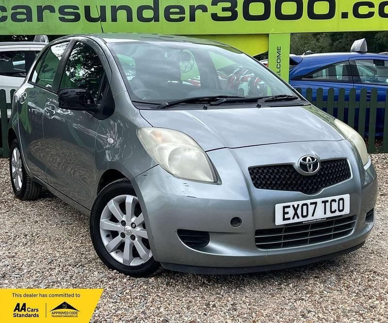 Silver Used 2007 Toyota Yaris Hatchback | £1,495 (Fair price) - Image 1/4
