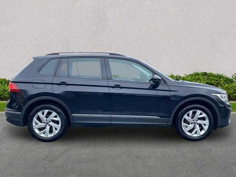 Used VW Tiguan Life 150 HP (110 kW) 2021 Black SUV
