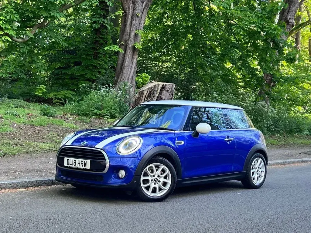 Used Mini Cooper Hatch 136 HP (100 kW) 2018 Blue Hatchback