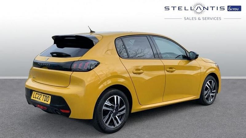 Used Peugeot 208 Allure Premium 99 HP (72 kW) 2022 Hatchback