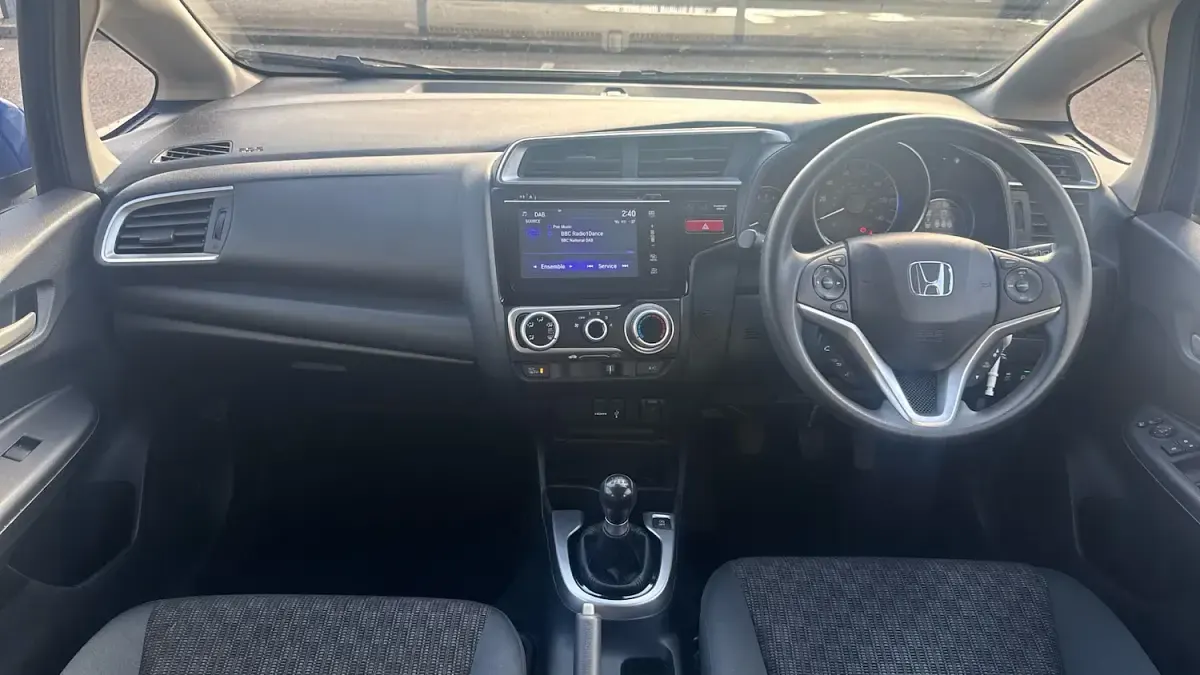 Used Honda Jazz SE 102 HP (75 kW) 2016 Blue Hatchback
