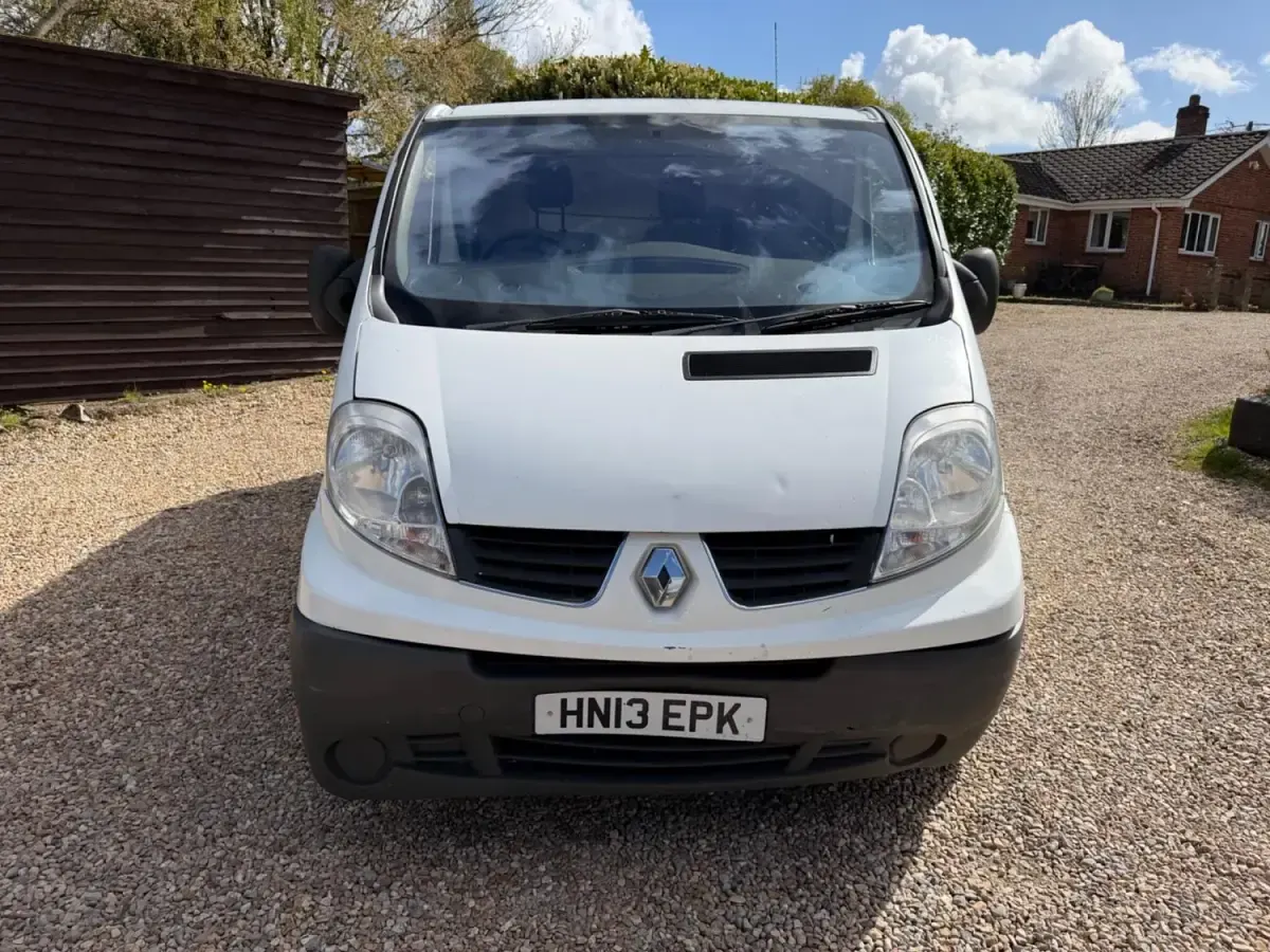 Używany Renault Trafic 115 KM (84 kW) 2013 Biały Minivan