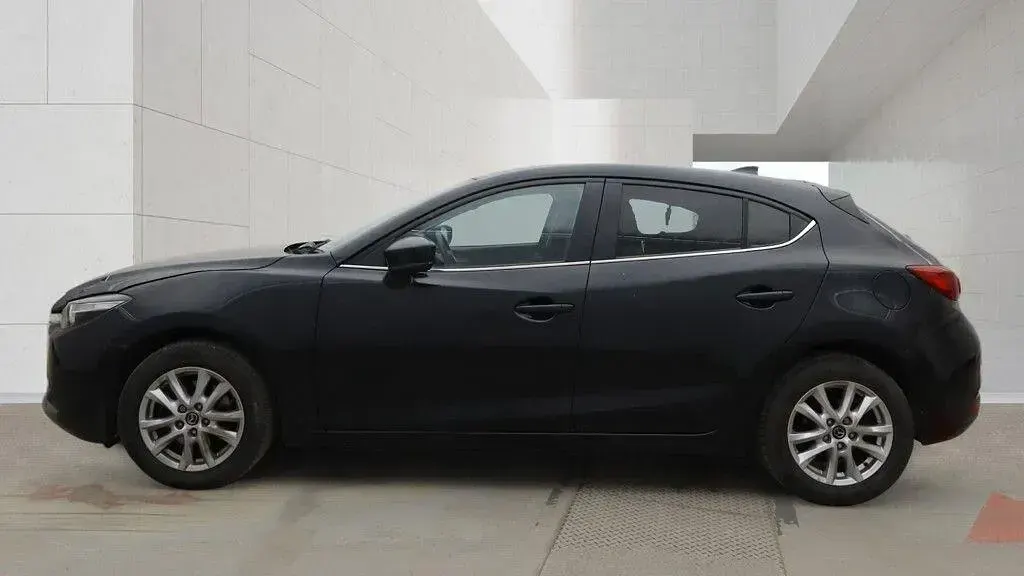 Used Mazda 3 120 HP (88 kW) 2017 Black Hatchback