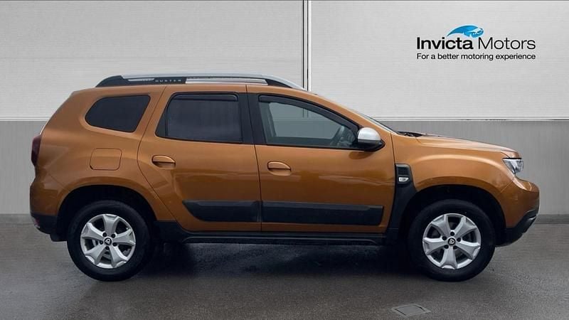 Used Dacia Duster Comfort 115 HP (84 kW) 2018 Orange SUV