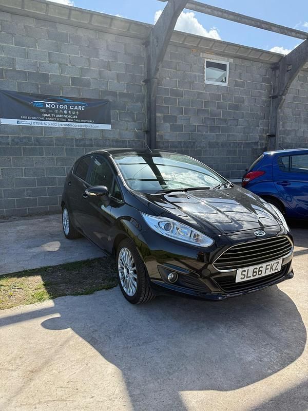 Black Used 2016 Ford Fiesta Zetec Hatchback | £5,495 (Good price) - Image 1/2