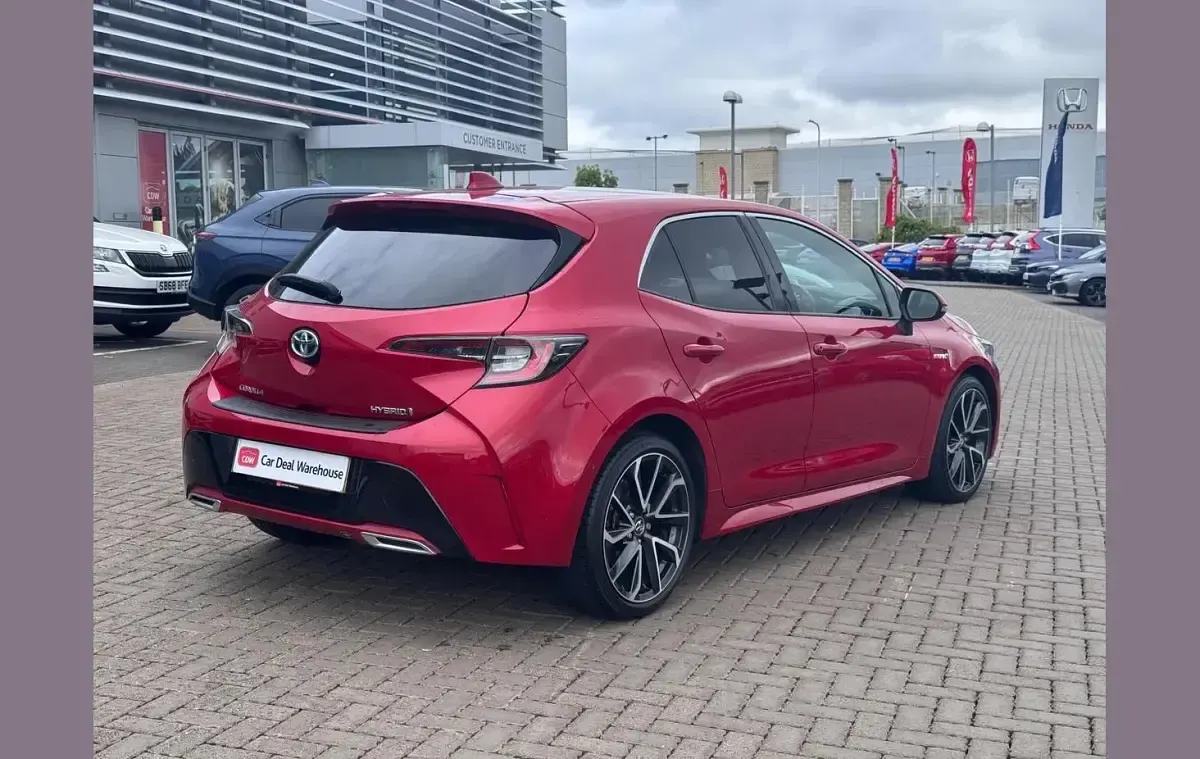 Used Toyota Corolla 180 HP (132 kW) 2020 Red Hatchback