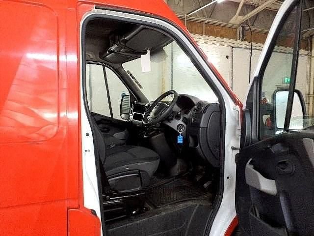 Used Vauxhall Movano S 145 HP (106 kW) 2017 Red MPV