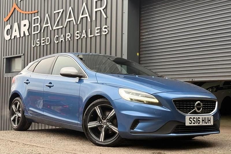 Used Volvo V40 R-Design 120 HP (88 kW) 2016 Blue Hatchback
