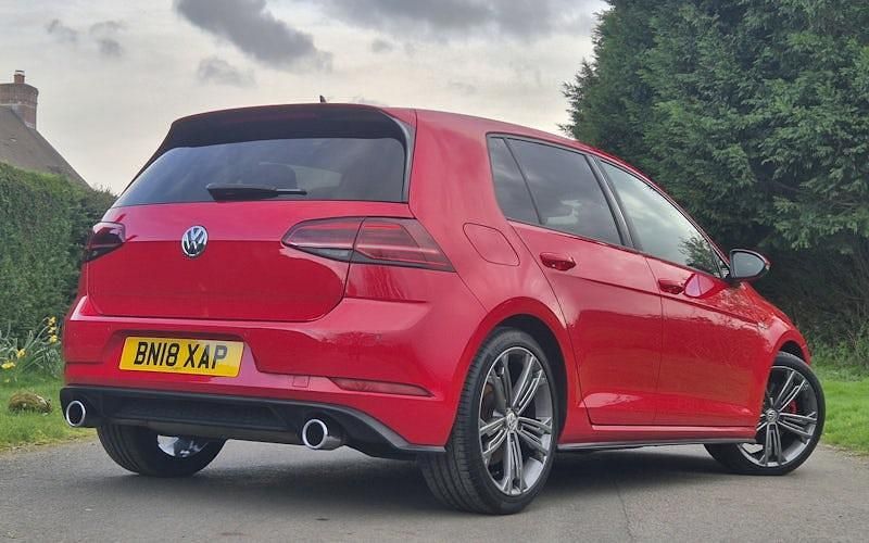 Used VW Golf VII GTI 230 HP (169 kW) 2018 Red Hatchback
