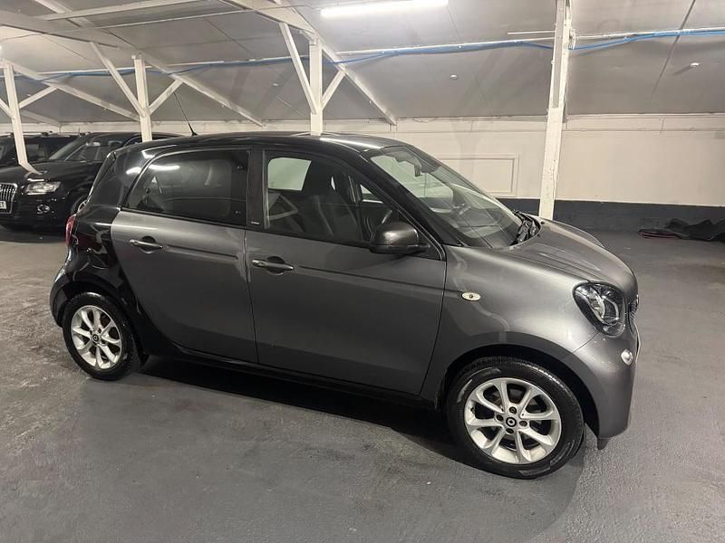 Black Used 2017 Smart ForFour Passion Hatchback | £4,990 (Good price) - Image 1/4