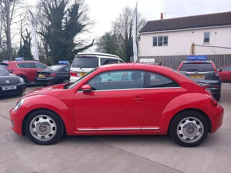 Used VW Beetle Design 150 HP (110 kW) 2015 Red Hatchback