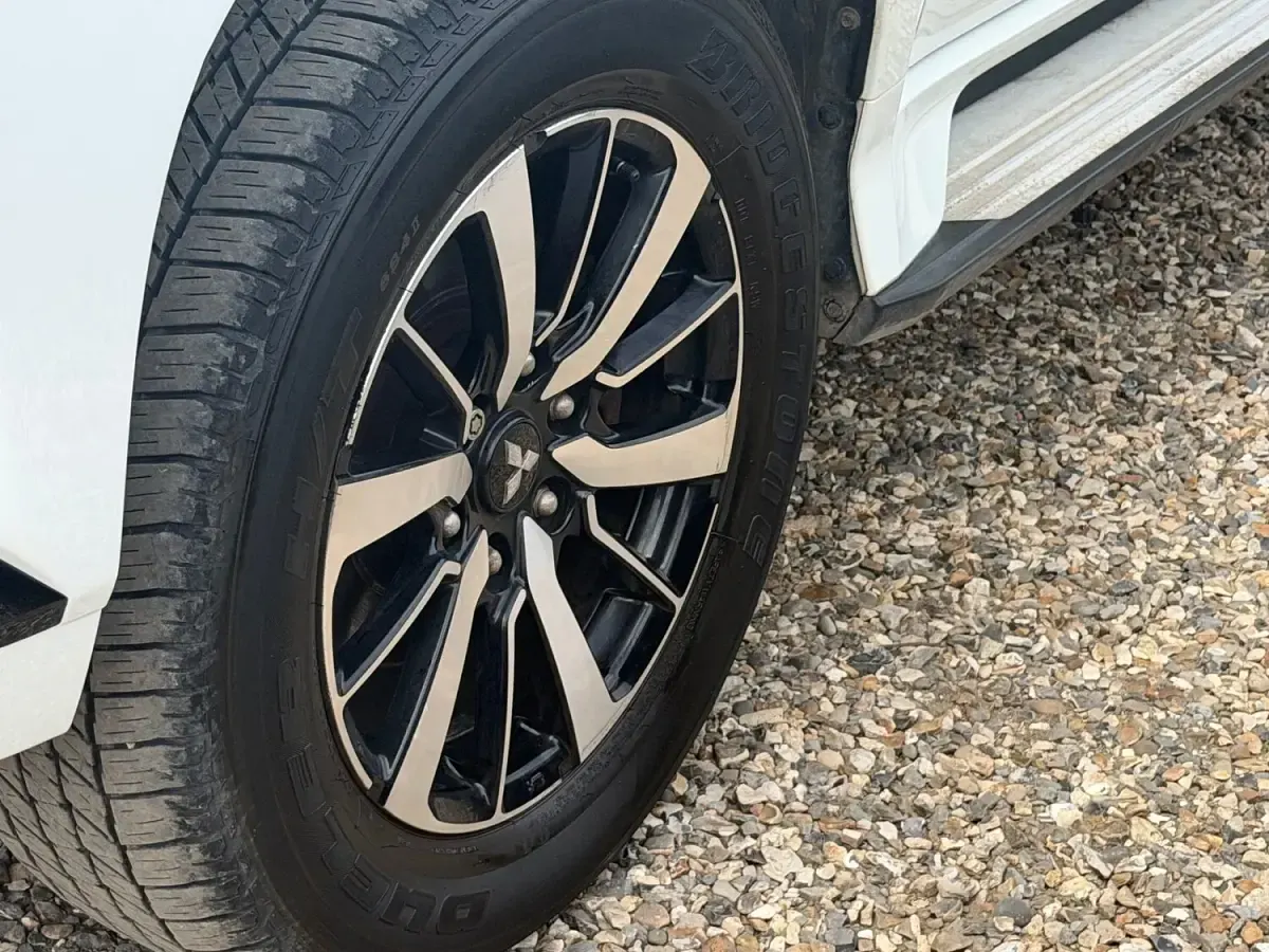 Used Mitsubishi Shogun 2020 White SUV