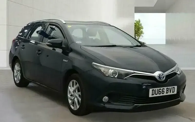 Usado Toyota Auris Touring Sports Business Edition 136 CV (100 kW) 2016 Familiar