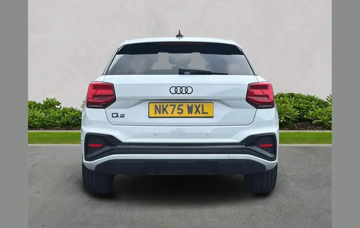 Used Audi Q2 Black Edition 190 HP (139 kW) 2025 White SUV