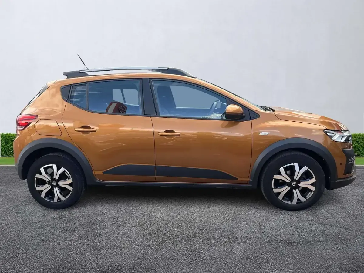 Usado Dacia Sandero Prestige 2022 Naranja Utilitario