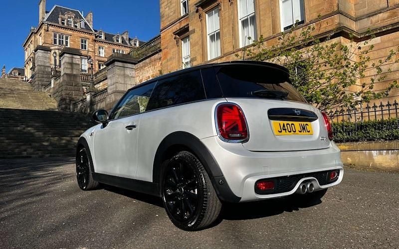 Usado Mini Cooper S Hatch 192 HP (141 kW) 2018 Prateado Citadino