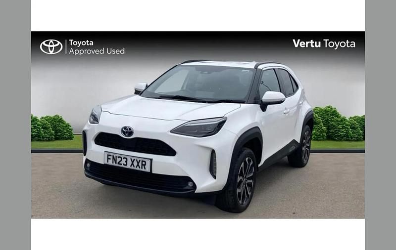 Used Toyota Yaris Cross Design 113 HP (83 kW) 2023 White SUV