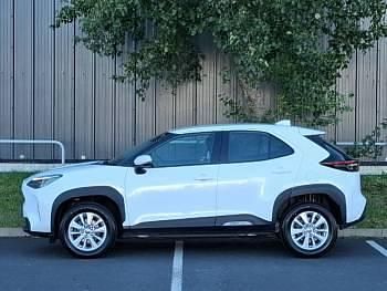 Used Toyota Yaris Hybrid 116 HP (85 kW) 2022 White Estate