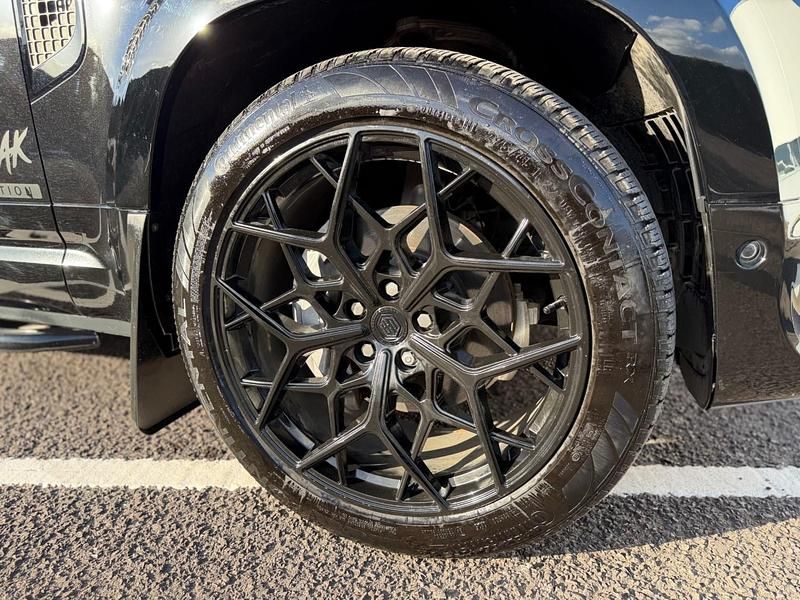 Usado Land Rover Defender HSE Dynamic 2025 Preto SUV
