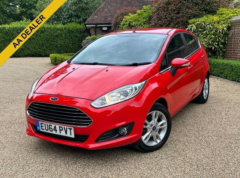 Red Used 2014 Ford Fiesta Zetec Hatchback | £6,842 (Fair price) - Image 1/4