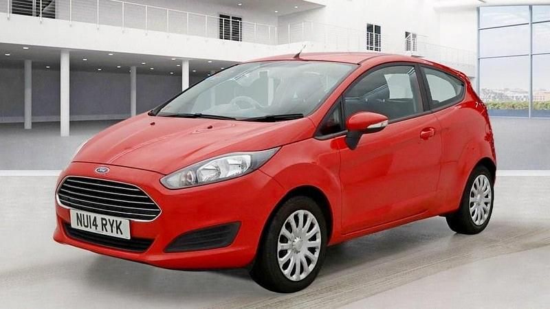 Used Ford Fiesta Style 82 HP (60 kW) 2014 Red Hatchback